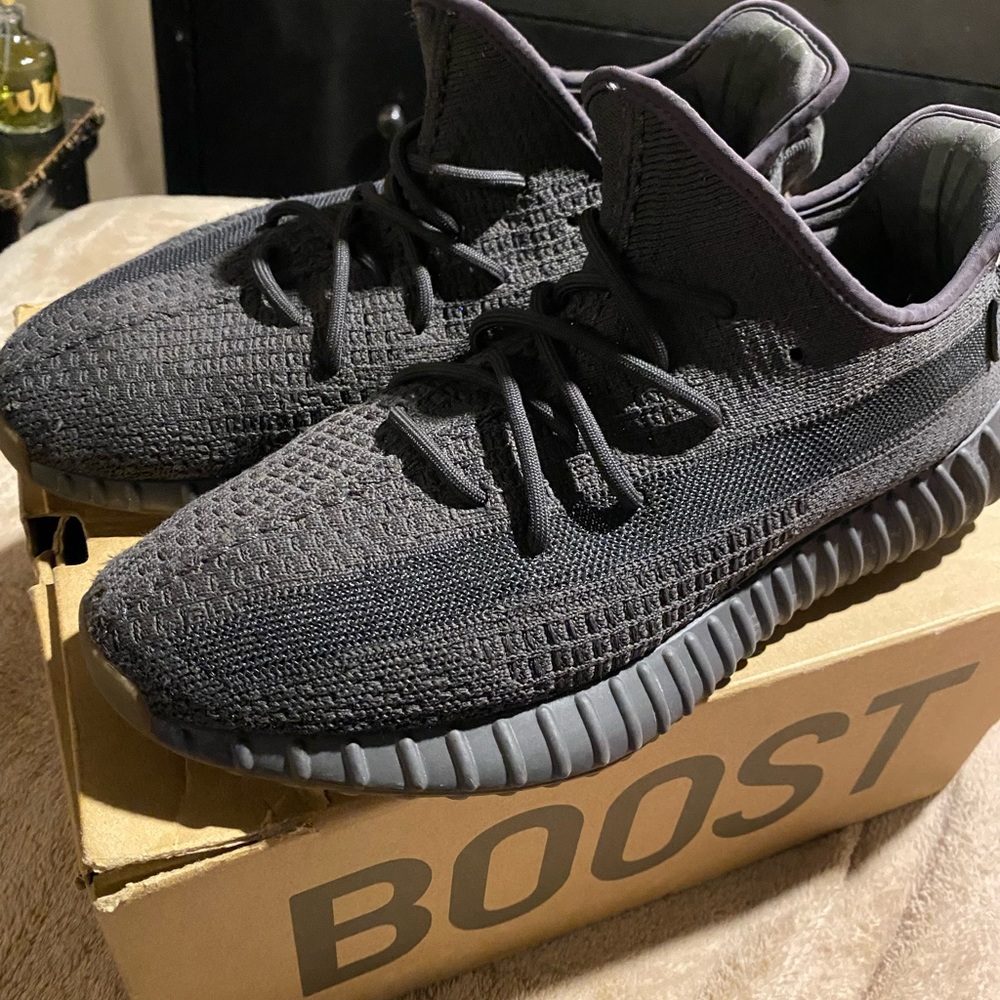 Yeezy 350 V2 Cinder